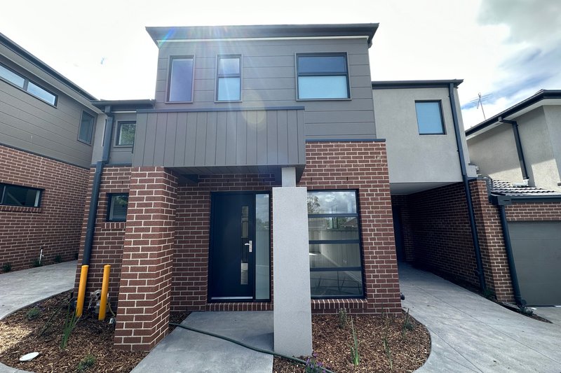 Photo - 2/98 Paperbark Street, Doveton VIC 3177 - Image 3