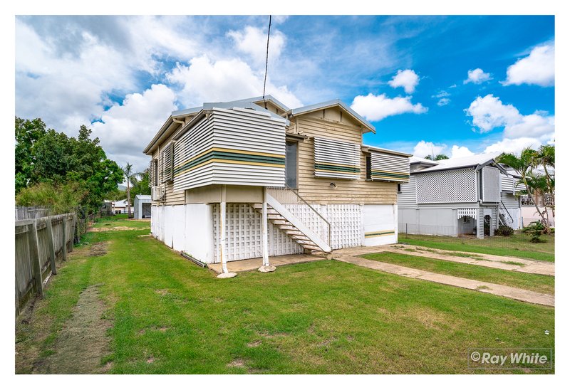 Photo - 298 Pine Street, Berserker QLD 4701 - Image 2