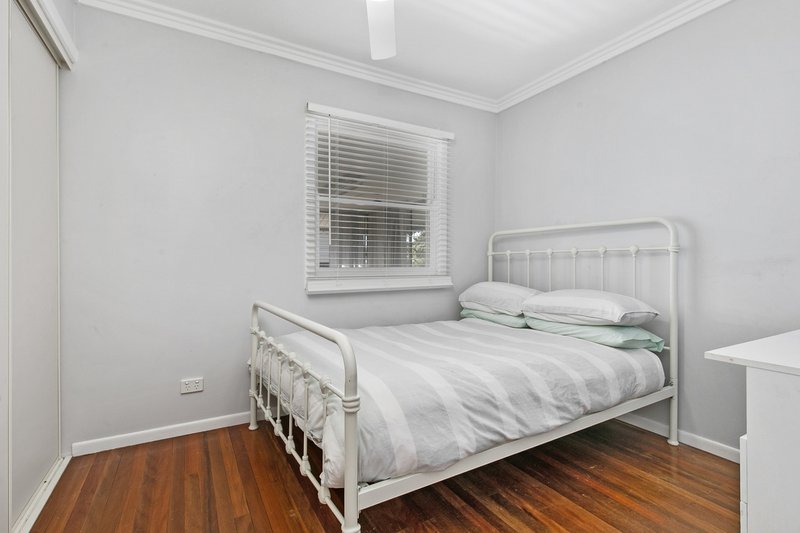 Photo - 298 Preston Road, Wynnum West QLD 4178 - Image 9