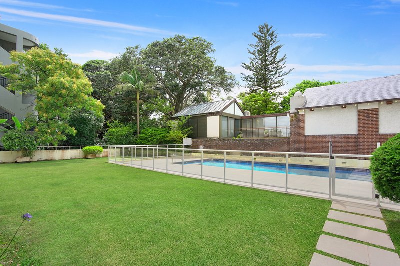 Photo - 2/99 Darling Point Road, Darling Point NSW 2027 - Image 2