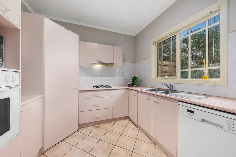 Photo - 2/99 Dorking Road, Box Hill North VIC 3129 - Image 4