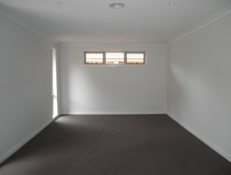 Photo - 2/99 Esdale Street, Nunawading VIC 3131 - Image 5