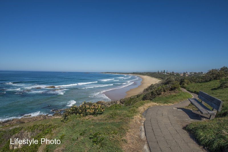 Photo - 2/99 First Avenue, Sawtell NSW 2452 - Image 3