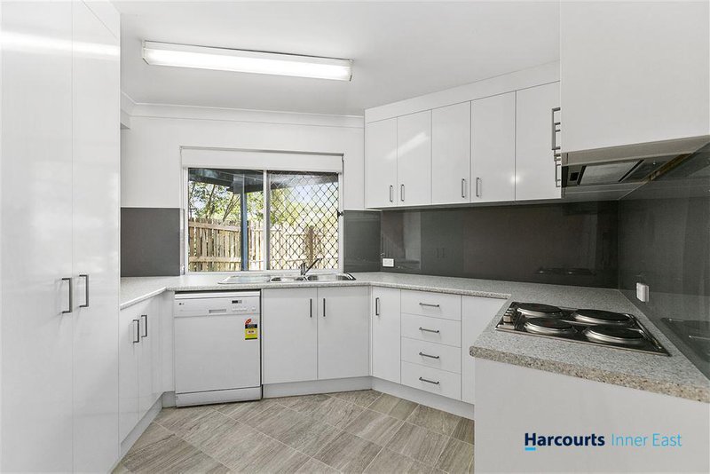 Photo - 2/99 Kates Street, Morningside QLD 4170 - Image 4