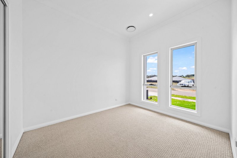 Photo - 29a Bonneville Boulevard, Goulburn NSW 2580 - Image 6