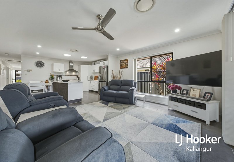 Photo - 29a Diane Parade, Kallangur QLD 4503 - Image 3