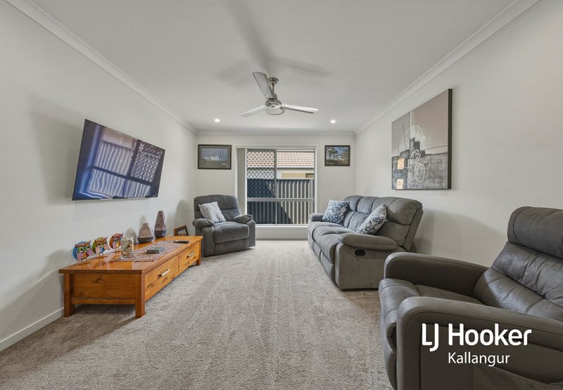 Photo - 29a Diane Parade, Kallangur QLD 4503 - Image 4