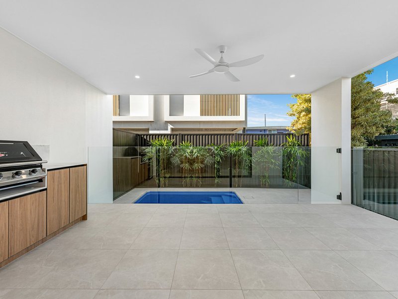 Photo - 29a Errol Avenue, Paradise Point QLD 4216 - Image 18