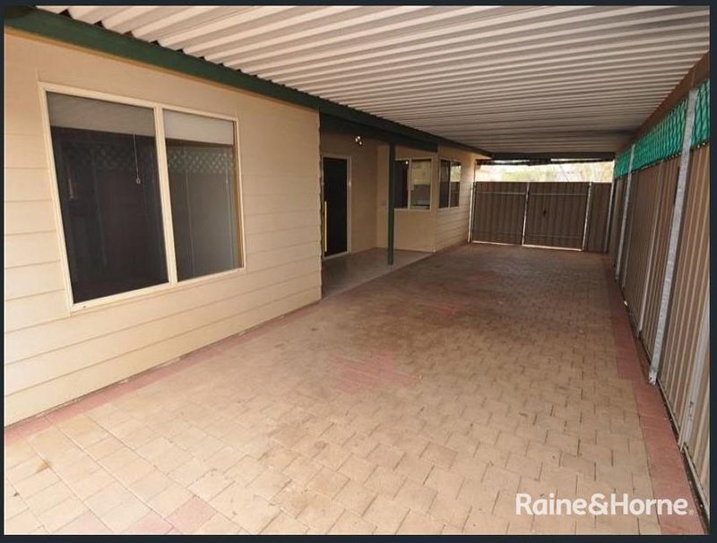 Photo - 29A Finniss Street, Roxby Downs SA 5725 - Image 11