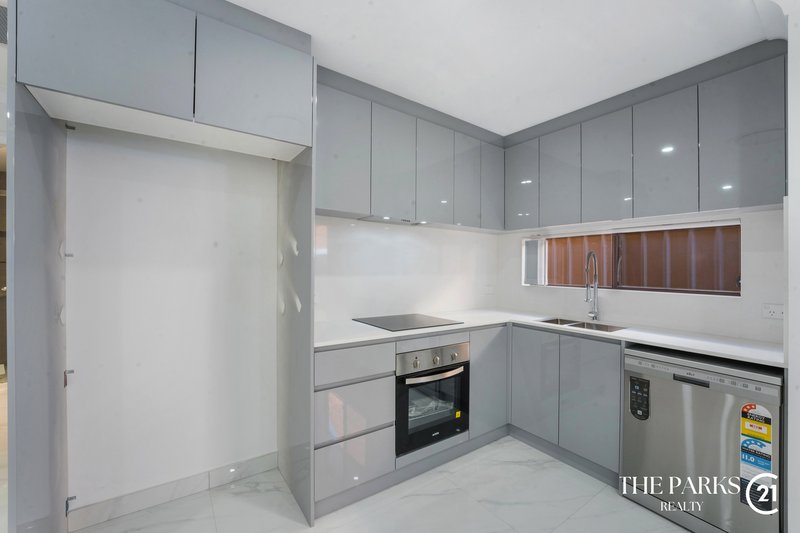 Photo - 29A Kosciusko Street, Bossley Park NSW 2176 - Image 3