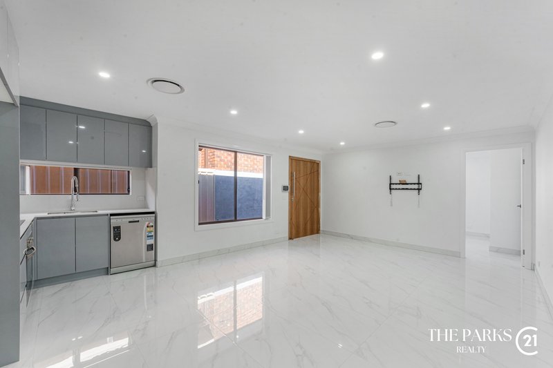 Photo - 29A Kosciusko Street, Bossley Park NSW 2176 - Image 4