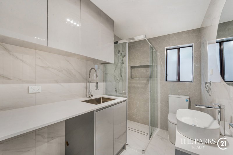 Photo - 29A Kosciusko Street, Bossley Park NSW 2176 - Image 5