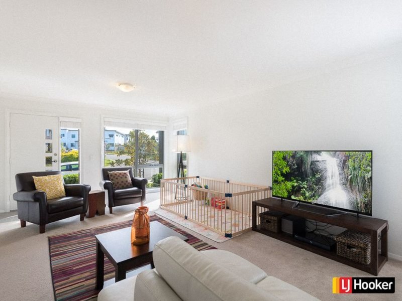 Photo - 29A Northampton Drive, Glenfield NSW 2167 - Image 2