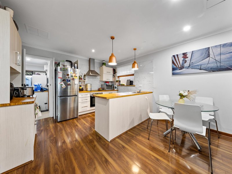 Photo - 29A Ochiltree Way, Kardinya WA 6163 - Image 6