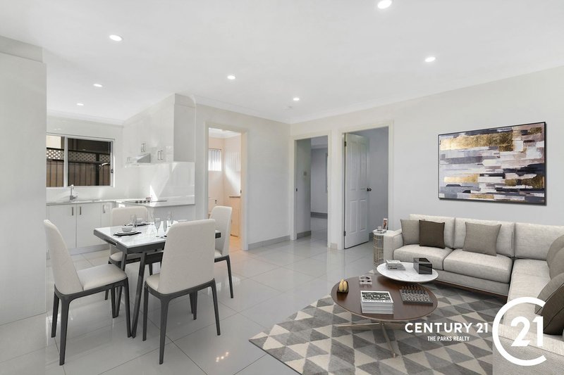 Photo - 29a Tuncurry Street, Bossley Park NSW 2176 - Image 2