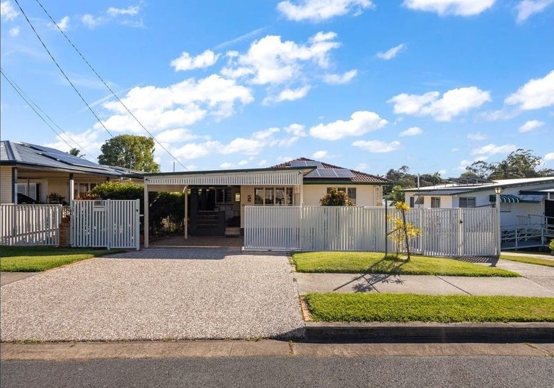 Photo - 29A Yanderra Avenue, Arana Hills QLD 4054 - Image 1