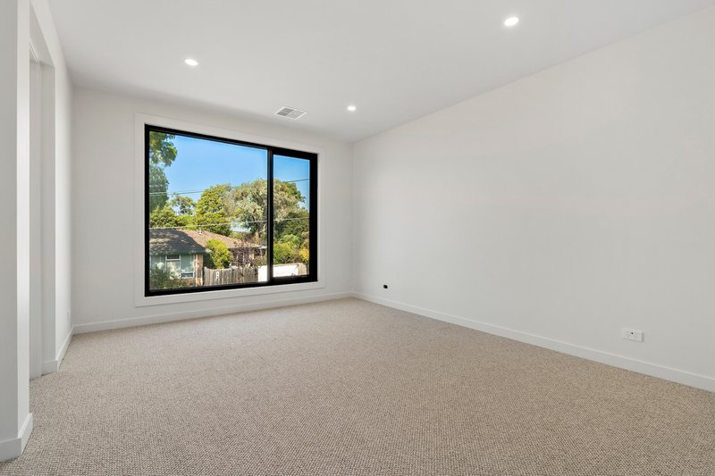 Photo - 29b Banyule Road, Rosanna VIC 3084 - Image 7