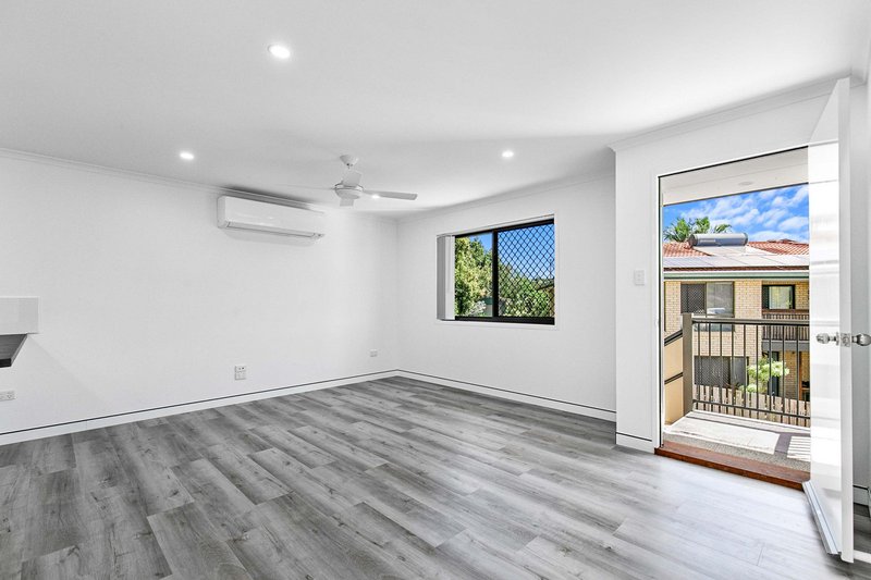 Photo - 2a Andersen Avenue, Urraween QLD 4655 - Image 3