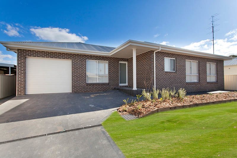 2A Antrim Avenue, Warilla NSW 2528