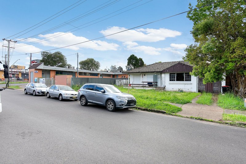 Photo - 2A Bringelly Road And 31-33 Santley Crescen , Kingswood NSW 2747 - Image 16