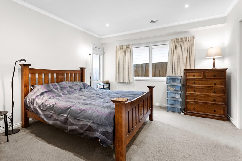 Photo - 2a Caversham Court, Nunawading VIC 3131 - Image 8