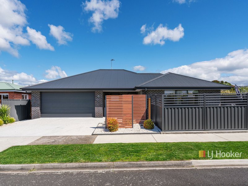 2A Churchill Avenue, Devonport TAS 7310