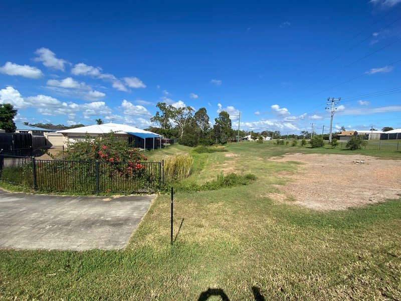 Photo - 2A Golf View Drive, Boyne Island QLD 4680 - Image 20