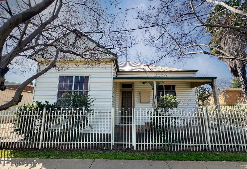 2A Grenfell Street, Parkes NSW 2870