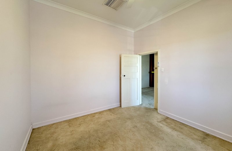 Photo - 2A Grenfell Street, Parkes NSW 2870 - Image 9