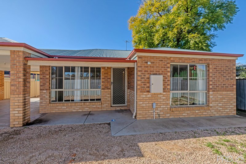 Photo - 2a Havilah Crescent, Mildura VIC 3500 - Image 2