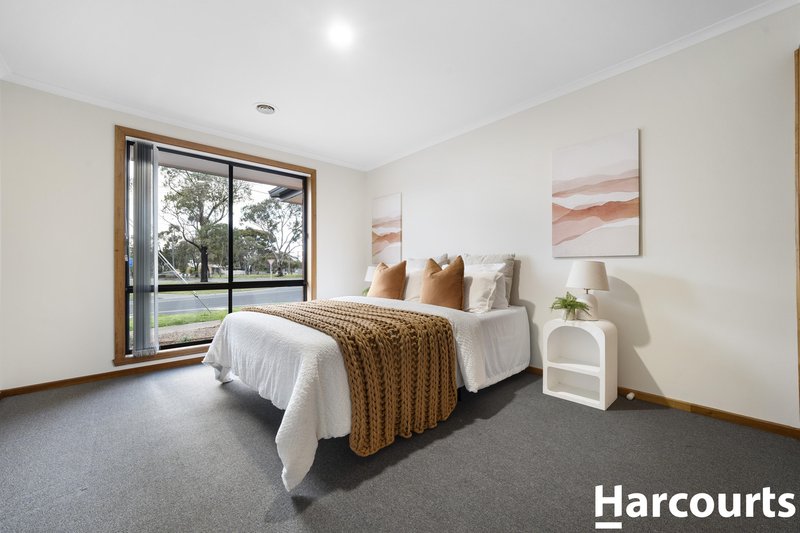Photo - 2A Hooker Road, Werribee VIC 3030 - Image 8