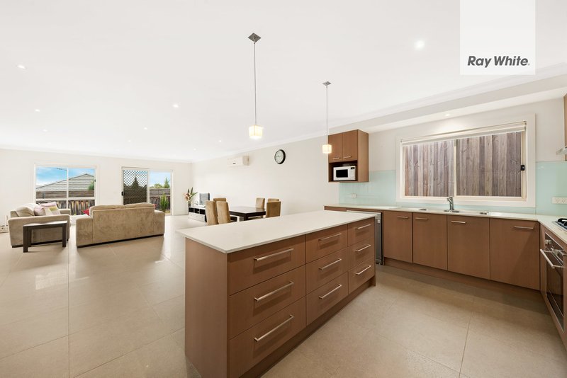 Photo - 2A Melissa Court, South Morang VIC 3752 - Image 3