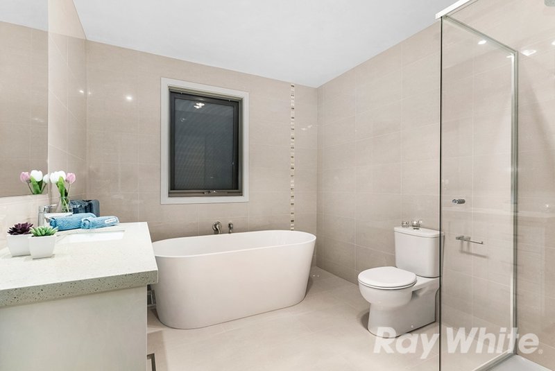 Photo - 2A Morinda Crescent, Doncaster East VIC 3109 - Image 9