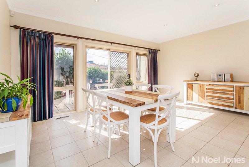 Photo - 2A Nirvana Crescent, Bulleen VIC 3105 - Image 2