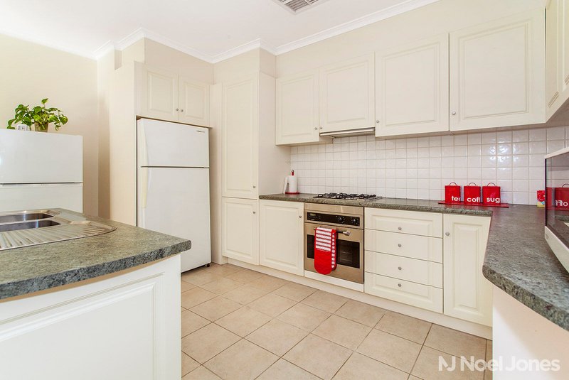 Photo - 2A Nirvana Crescent, Bulleen VIC 3105 - Image 4