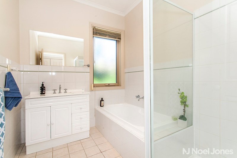 Photo - 2A Nirvana Crescent, Bulleen VIC 3105 - Image 6