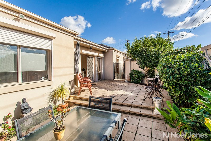 Photo - 2A Nirvana Crescent, Bulleen VIC 3105 - Image 7