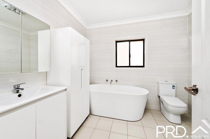 Photo - 2a Ogilvie Street, East Hills NSW 2213 - Image 7