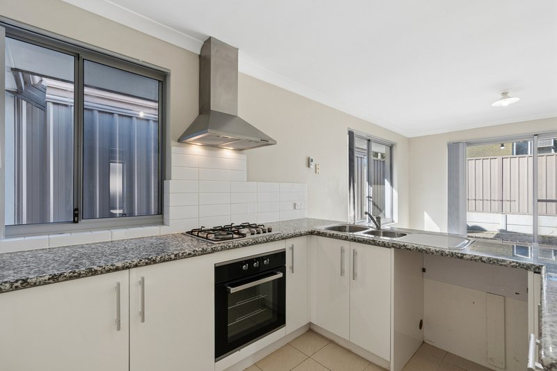 Photo - 2A Pearson Street, Armadale WA 6112 - Image 2