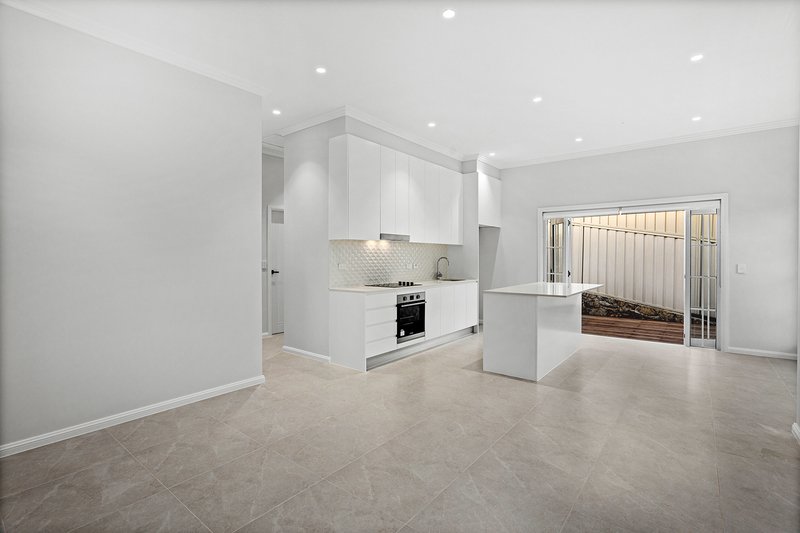 Photo - 2a Quist Place, Menai NSW 2234 - Image 3