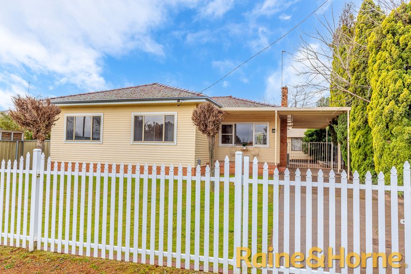 2A Sanderson Street, Dubbo NSW 2830