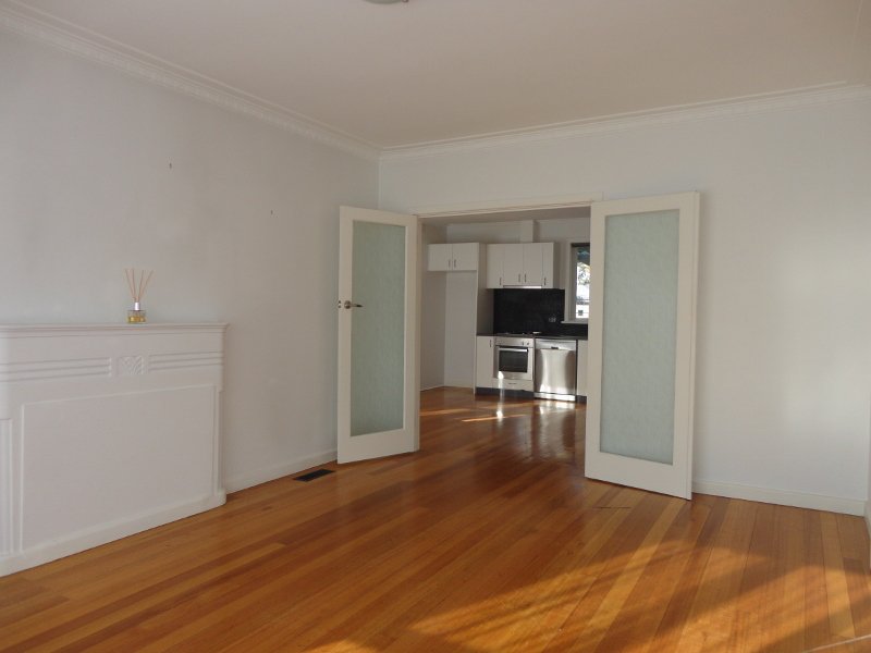 Photo - 2A Valley Street, Oakleigh South VIC 3167 - Image 3