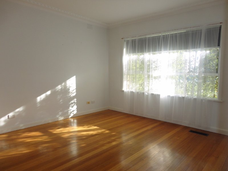 Photo - 2A Valley Street, Oakleigh South VIC 3167 - Image 7