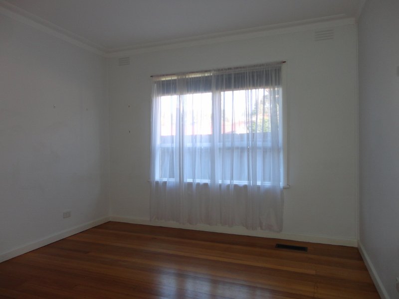 Photo - 2A Valley Street, Oakleigh South VIC 3167 - Image 9