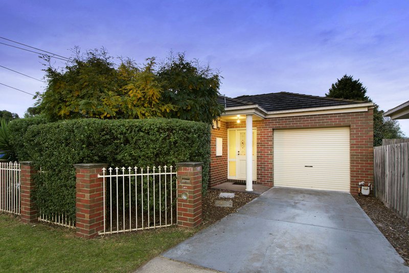 2A Walker Grove, Cheltenham VIC 3192