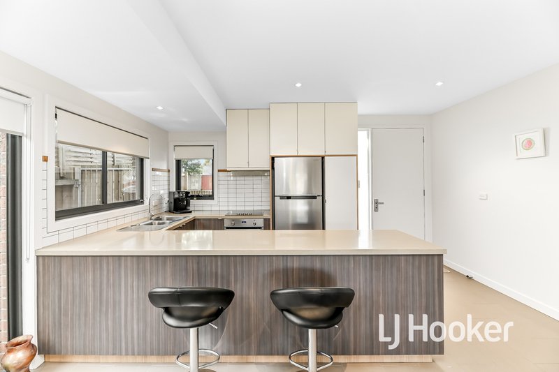 Photo - 2A Wallace Avenue, Dandenong VIC 3175 - Image 7