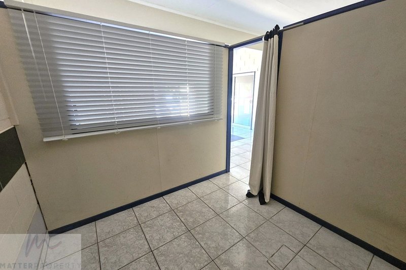 Photo - 2a/102 Webb Street, Mount Isa QLD 4825 - Image 5