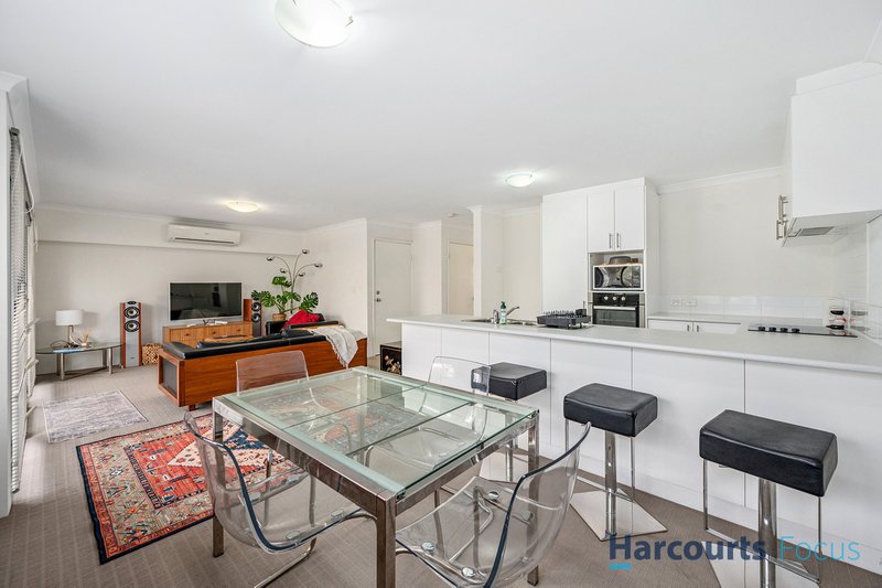 Photo - 2A/11 Student Loop, Coolbellup WA 6163 - Image 5
