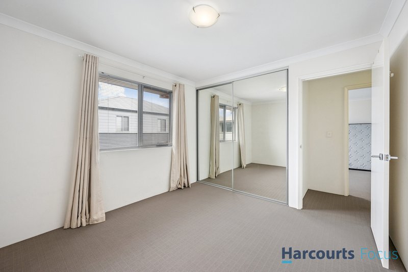 Photo - 2A/11 Student Loop, Coolbellup WA 6163 - Image 10