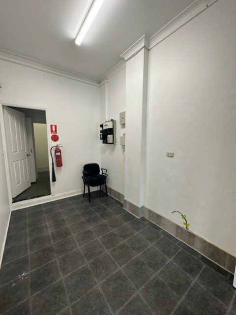 Photo - 2a/280 Crown Street, Wollongong NSW 2500 - Image 4